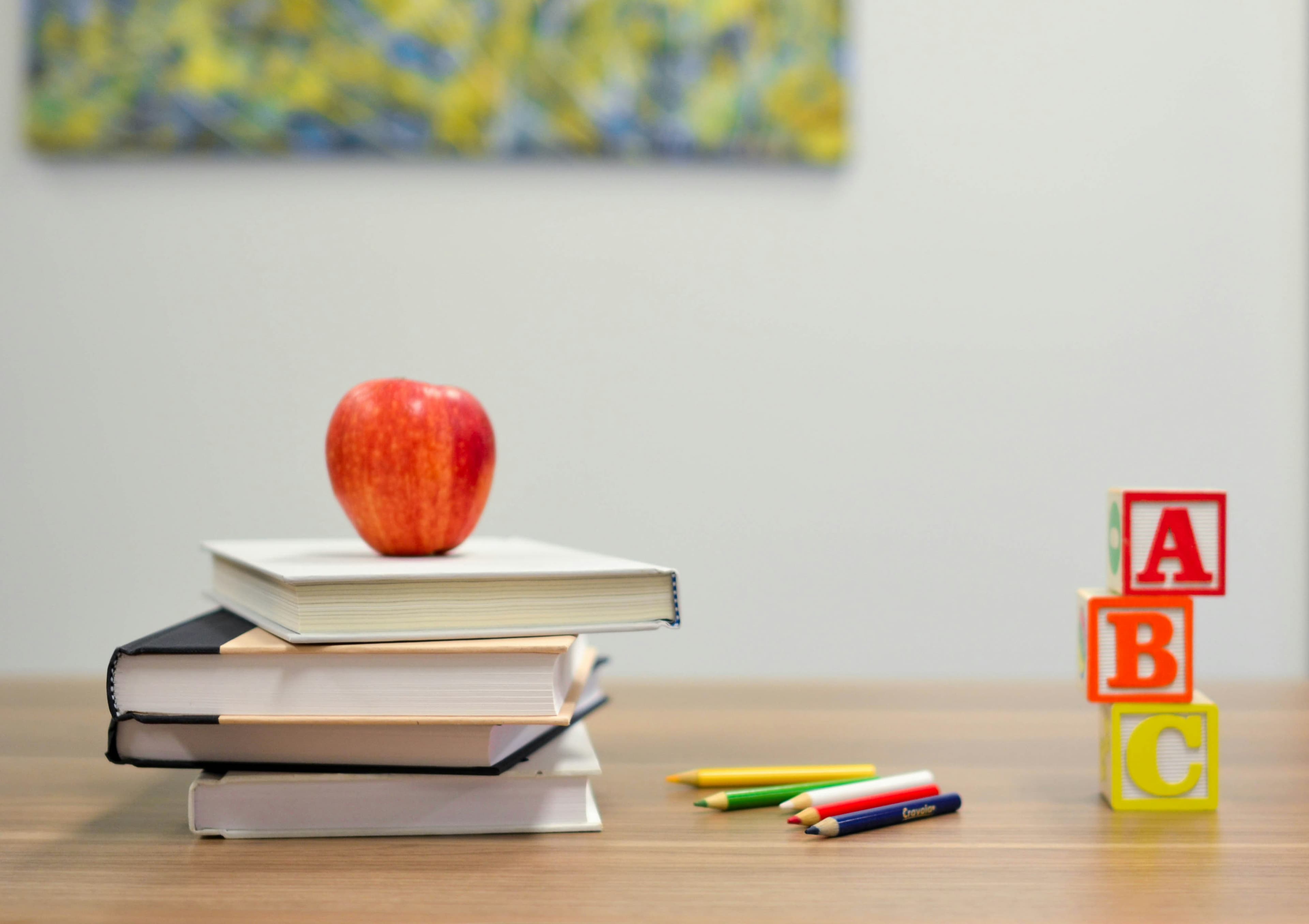 La méthode Montessori à l'ère numérique : adaptation et innovations pour l'éducation moderne